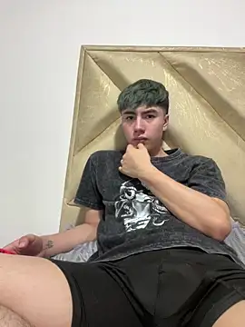 Snapshot of AlexanderCollman chatting on November 2025 09:24:02 PM AlexanderCollman online show from November 2025 09:24:02 PM