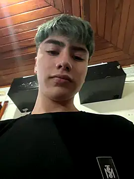 Snapshot of AlexanderCollman chatting on November 2025 06:19:02 AM AlexanderCollman online show from November 2025 06:19:02 AM