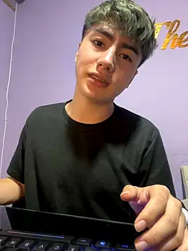 Snapshot of AlexanderCollman chatting on November 2025 03:28:01 AM AlexanderCollman online show from November 2025 03:28:01 AM