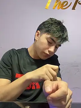 Snapshot of AlexanderCollman chatting on November 2025 11:59:01 PM AlexanderCollman online show from November 2025 11:59:01 PM