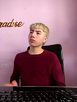 Snapshot of AlexanderCollman chatting on November 2025 07:28:01 PM AlexanderCollman online show from November 2025 07:28:01 PM