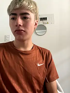 Snapshot of AlexanderCollman chatting on December 2025 05:44:02 PM AlexanderCollman online show from December 2025 05:44:02 PM