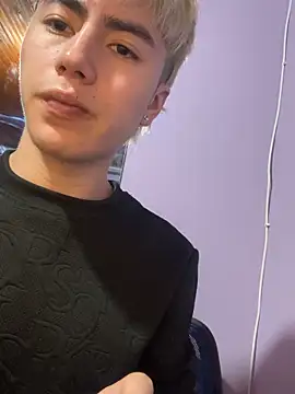 Snapshot of AlexanderCollman chatting on December 2025 05:50:02 AM AlexanderCollman online show from December 2025 05:50:02 AM