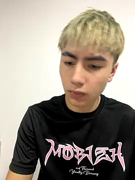 Snapshot of AlexanderCollman chatting on December 2025 08:50:02 PM AlexanderCollman online show from December 2025 08:50:02 PM