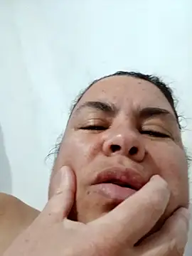 yaneth  online show from November 2025 10:52:01 PM