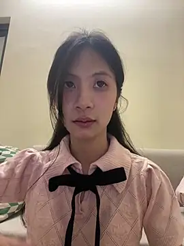 Lil-Gi online show from September 2025 03:35:01 PM