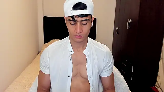 stylish men online show from September 2025 04:40:02 PM