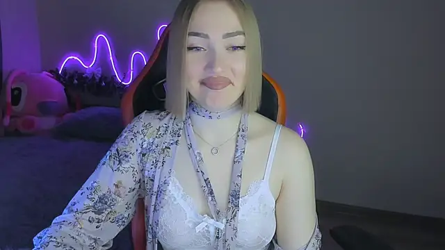 Snapshot of LaraKrein_lk chatting on December 2025 04:12:02 PM LaraKrein lk online show from December 2025 04:12:02 PM