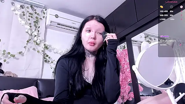Lein Bone online show from September 2025 12:29:01 PM