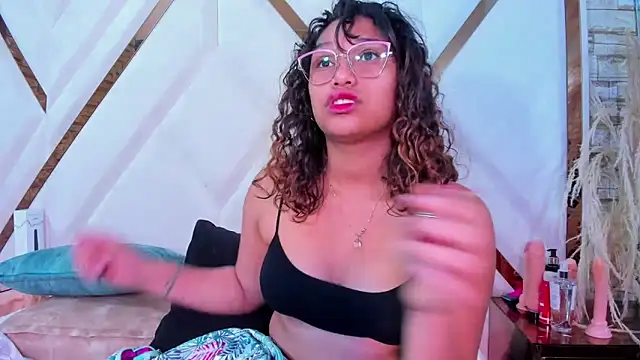 Keila cute online show from September 2025 03:22:01 AM