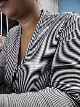 MichelleMore online show from October 2025 01:46:02 AM