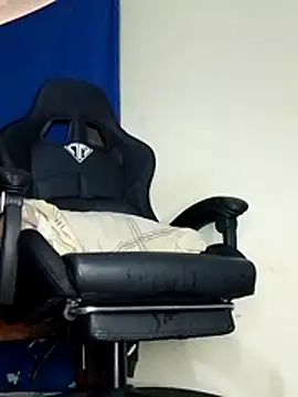 Snapshot of Bosssweet22cm chatting on December 2025 02:04:02 PM Bosssweet22cm online show from December 2025 02:04:02 PM