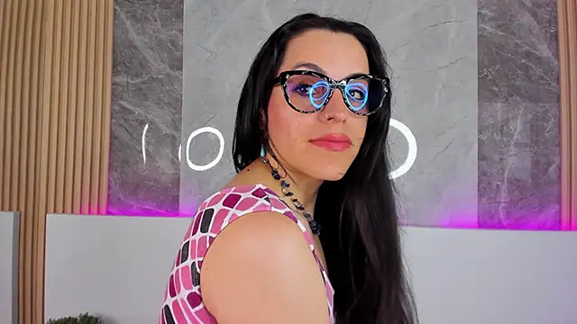 IsisNoir online show from September 2025 04:10:02 PM