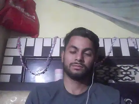 Snapshot of ursdreamperson chatting on November 2025 05:29:02 AM ursdreamperson online show from November 2025 05:29:02 AM