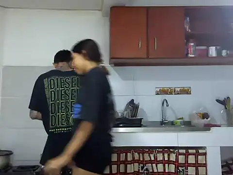 Snapshot of MeganAndMax@xh chatting on November 2025 01:06:02 AM MeganAndMaxxh online show from November 2025 01:06:02 AM