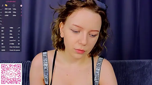 EmiliSaren online show from September 2025 06:08:02 PM