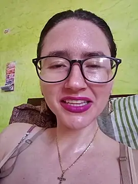 Snapshot of Linda_Hot13 chatting on September 2025 02:41:02 PM Linda Hot13 online show from September 2025 02:41:02 PM