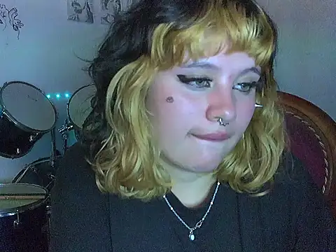  MoonBlue  online show from December 2025 06:17:02 AM