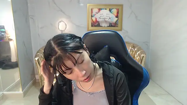 Snapshot of verana_s chatting on October 2025 08:33:01 AM verana s online show from October 2025 08:33:01 AM