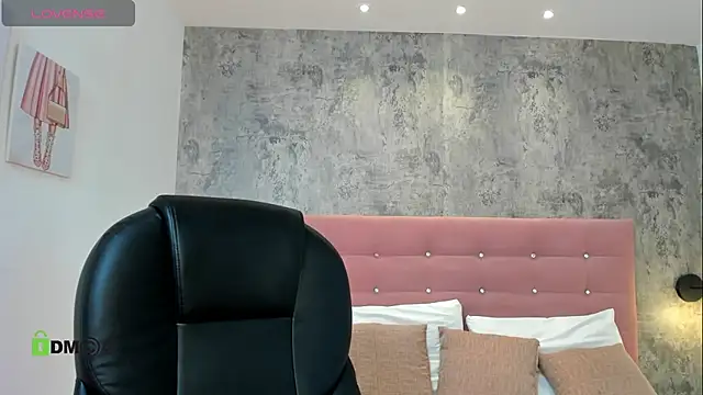 brithanycollins online show from October 2025 12:35:02 PM