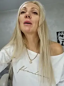 Monna online show from December 2024 03:01:01 PM
