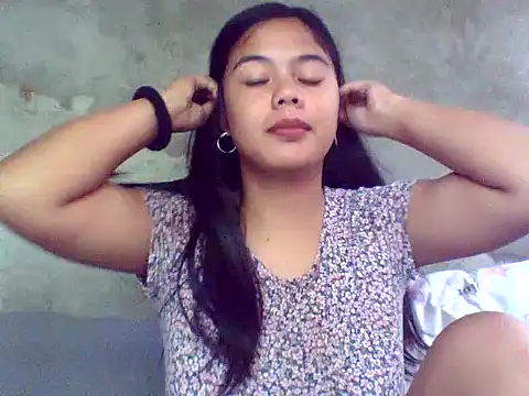 Snapshot of sweet_heaven00 chatting on October 2025 05:18:02 AM sweet heaven00 online show from October 2025 05:18:02 AM