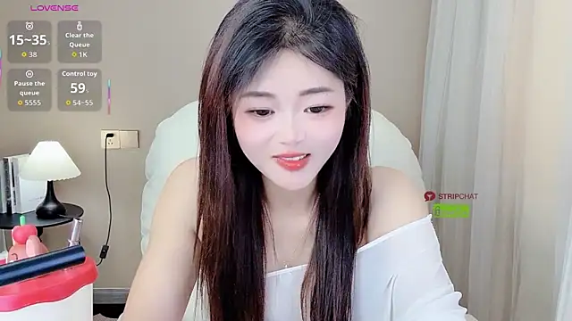 Snapshot of CeeKie chatting on September 2025 03:30:01 AM CeeKie online show from September 2025 03:30:01 AM