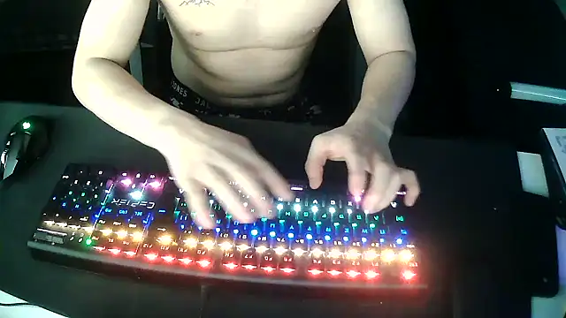 Snapshot of solooboy18 chatting on December 2025 01:41:02 PM solooboy18 online show from December 2025 01:41:02 PM