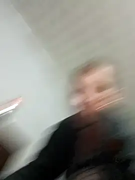 Snapshot of Johan199118 chatting on November 2025 08:02:02 PM Johan199118 online show from November 2025 08:02:02 PM