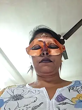 Snapshot of SIMIHOT chatting on December 2025 10:02:01 AM SIMIHOT online show from December 2025 10:02:01 AM