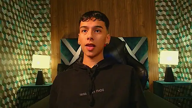 Snapshot of Aiden_Royce chatting on October 2025 05:30:01 AM Aiden Royce online show from October 2025 05:30:01 AM