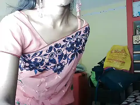 Snapshot of ROSE_GOLDE chatting on October 2025 02:48:01 PM ROSE GOLDE online show from October 2025 02:48:01 PM