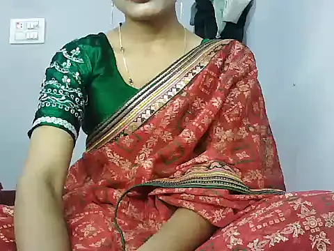 Snapshot of ROSE_GOLDE chatting on November 2025 04:18:02 PM ROSE GOLDE online show from November 2025 04:18:02 PM