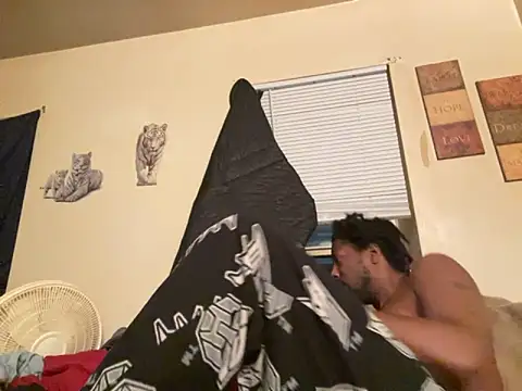 viceutk1 online show from October 2025 04:35:01 AM