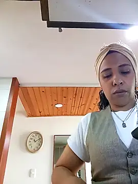 Snapshot of IVONNE_COLLINS33 chatting on September 2025 04:08:01 PM IVONNE COLLINS33 online show from September 2025 04:08:01 PM