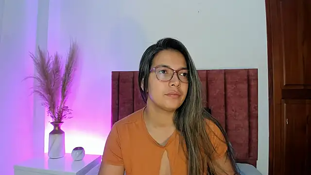 EllieFontanes online show from September 2025 06:43:02 PM