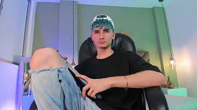 JaydenVillalobos online show from September 2025 09:04:02 PM