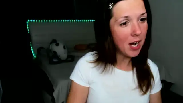 nika reinnn online show from September 2025 11:44:01 AM