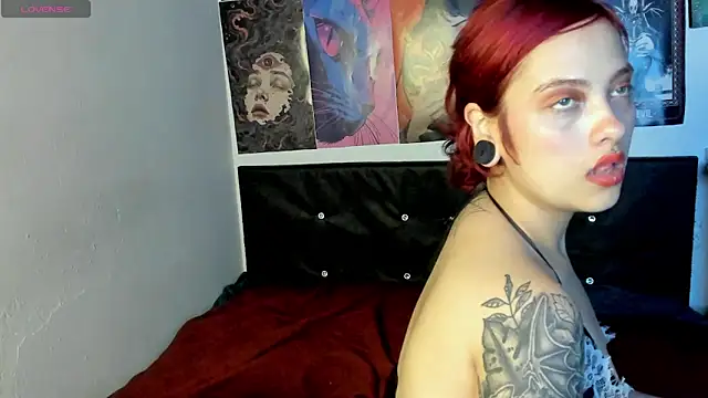 nathaly wild online show from September 2025 02:44:02 AM