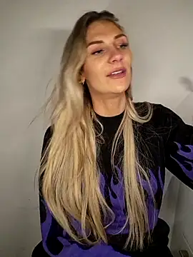 Snapshot of Melody1600 chatting on October 2025 06:52:01 PM Melody1600 online show from October 2025 06:52:01 PM