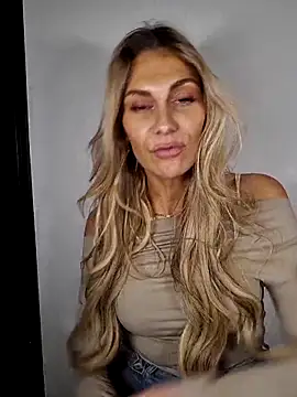 Snapshot of Melody1600 chatting on November 2025 01:00:01 AM Melody1600 online show from November 2025 01:00:01 AM