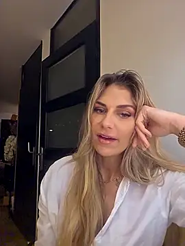 Snapshot of Melody1600 chatting on December 2025 09:01:02 PM Melody1600 online show from December 2025 09:01:02 PM