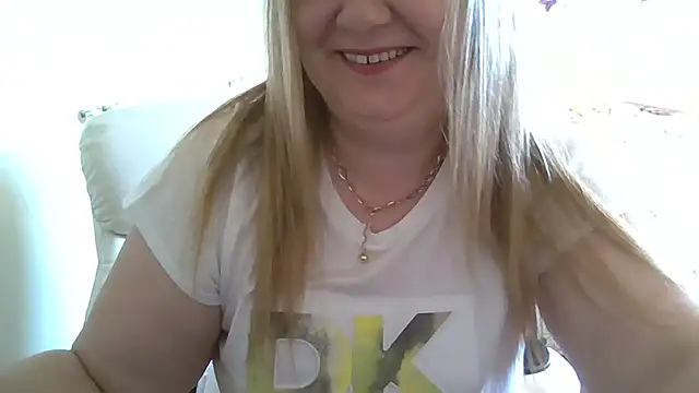 Snapshot of arianamodel4you chatting on November 2025 12:51:01 PM arianamodel4you online show from November 2025 12:51:01 PM