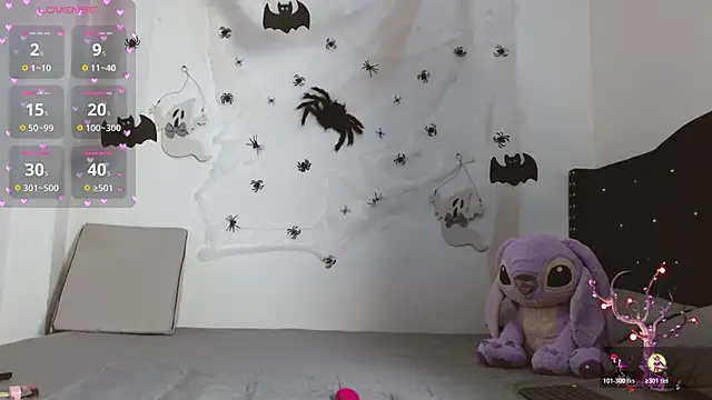 Snapshot of SamyRoss chatting on October 2025 12:44:01 AM SamyRoss online show from October 2025 12:44:01 AM