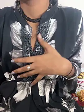 Snapshot of tanisha-2005 chatting on November 2025 05:13:02 PM tanisha-2005 online show from November 2025 05:13:02 PM