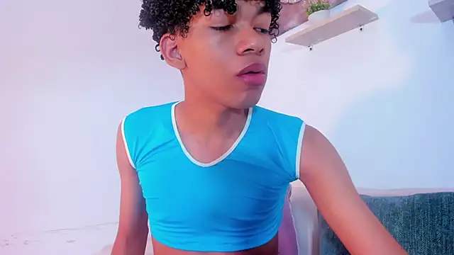 Ivone Rose  online show from December 2025 01:19:01 PM