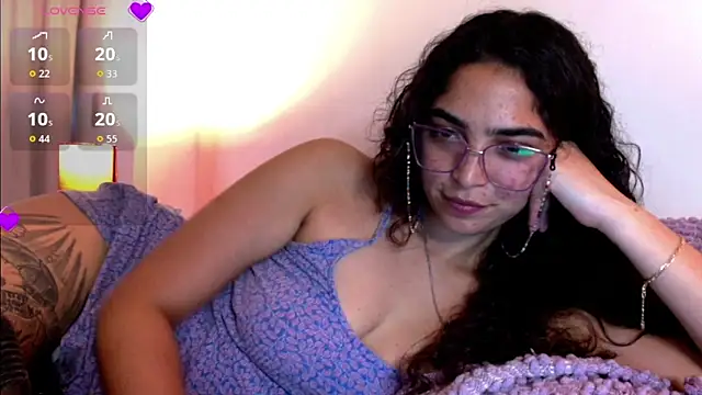 Snapshot of Ariagal chatting on October 2025 09:24:02 PM Ariagal online show from October 2025 09:24:02 PM