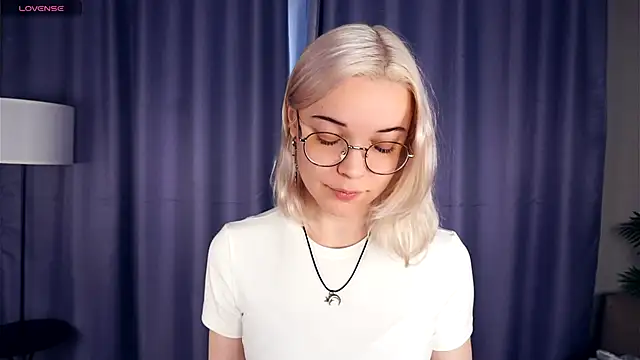 EdaKirkIin online show from November 2025 05:28:02 AM