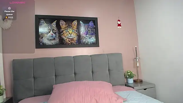 Snapshot of tiiny_emilly chatting on December 2025 08:49:02 PM tiiny emilly online show from December 2025 08:49:02 PM