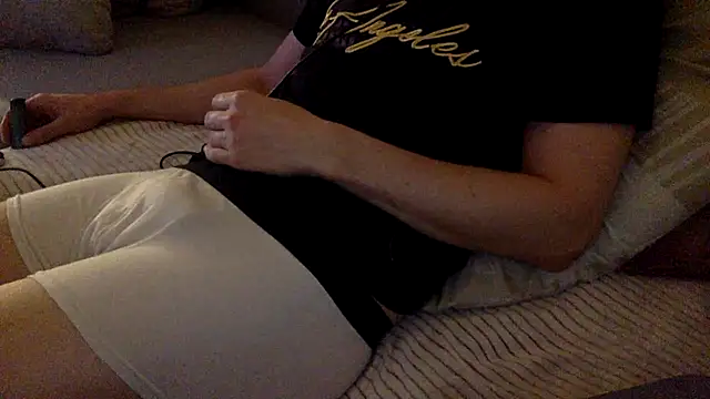 Snapshot of Breezydicksn chatting on November 2025 06:30:01 PM Breezydicksn online show from November 2025 06:30:01 PM